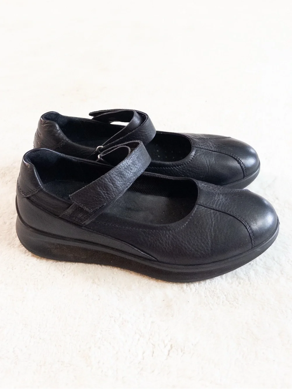 ECCO Black Leather Mary Jane Shoes Women’s Size 37 US 6.5/7 Comfort Flats